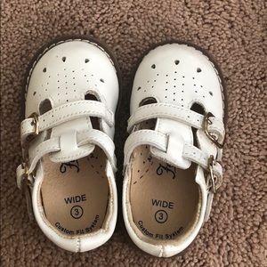 Footmates white shoes